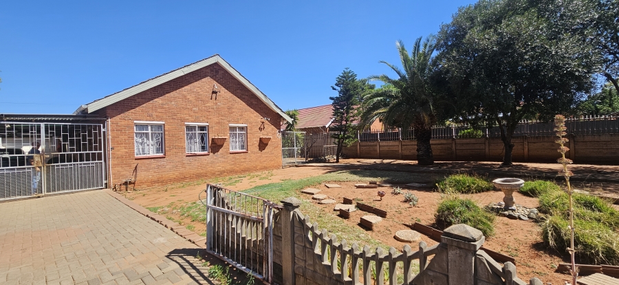 3 Bedroom Property for Sale in Beaconsfield Northern Cape